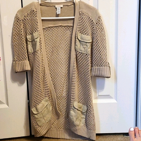 E39: Chicos- size 0 women's knitted top tan - Picture 1 of 3